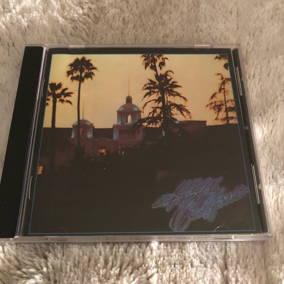 Hotel California - Picture 1 of 3